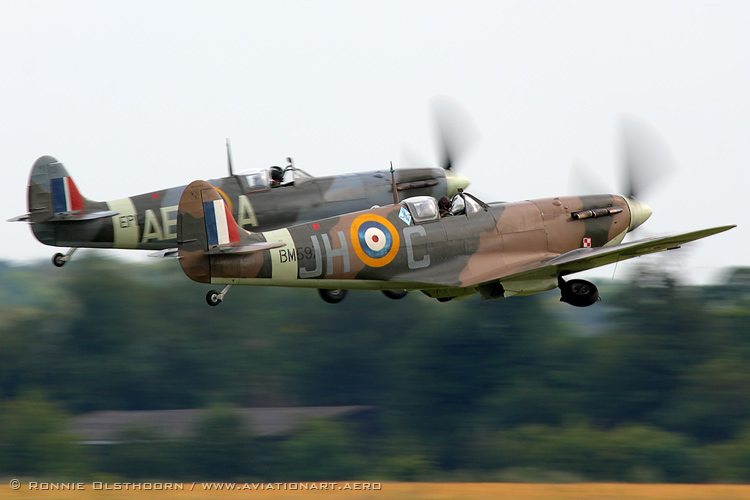 http://www.digitalaviationart.com/forums/photos/FL2014/14-07-12_Duxford_37678.jpg
